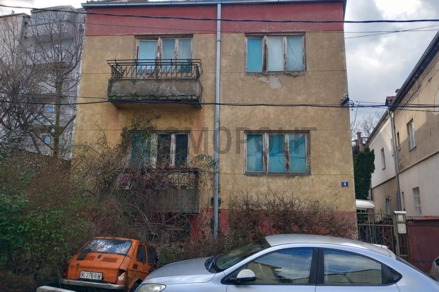 Prodaja, Ulična vertikala kuće na Vračaru