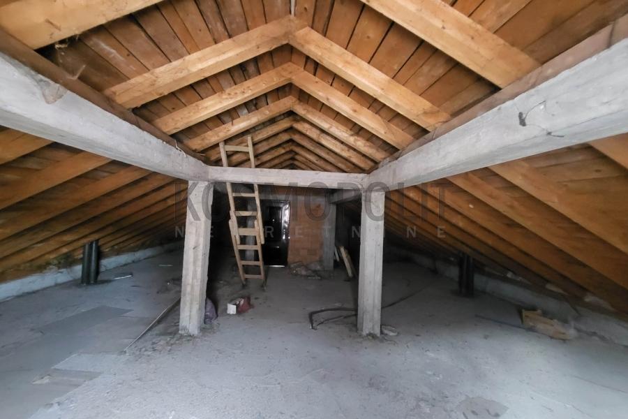 Prodaja, Rakovica  -  Kneževačka, za renoviranje 